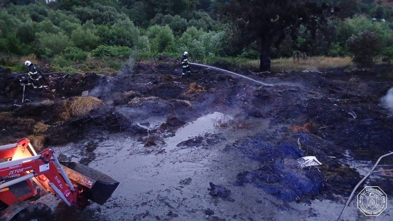 Fotografia k článku Na zbernom dvore v obci Krásnohorské Podhradie horel bioodpad