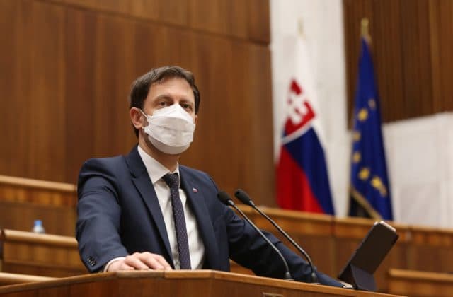Fico využíva ruskú agresiu, aby štval občanov Slovenska proti Ukrajincom, tvrdí Eduard Heger