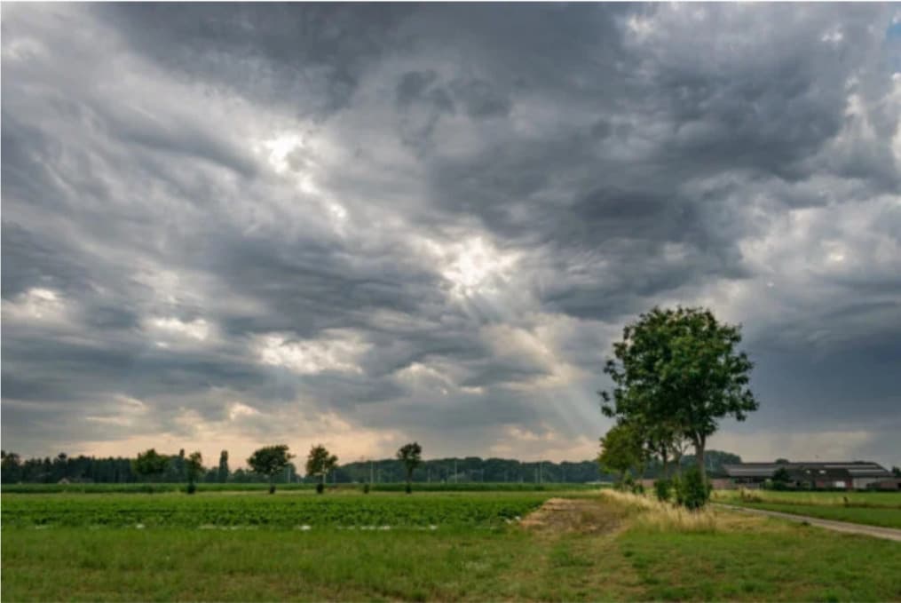 Dnes bude polooblačno až oblačno a daždivo