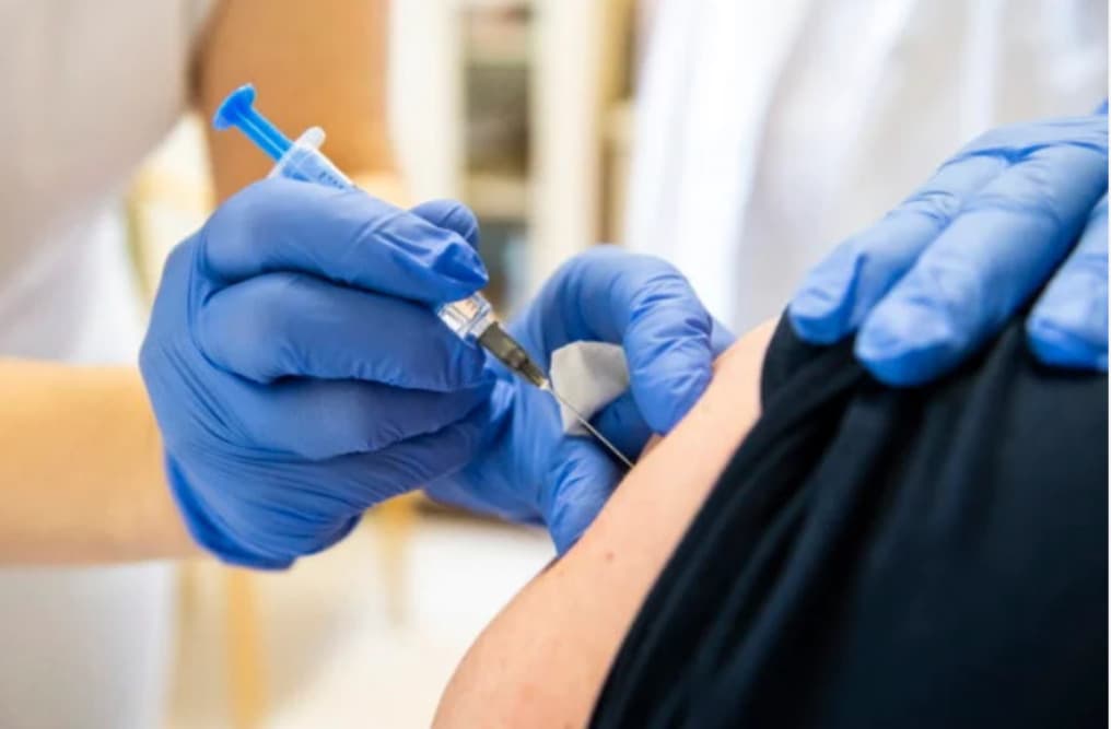 Krajská výjazdová služba očkovala už aj vo väznici, vyráža tiež do firiem