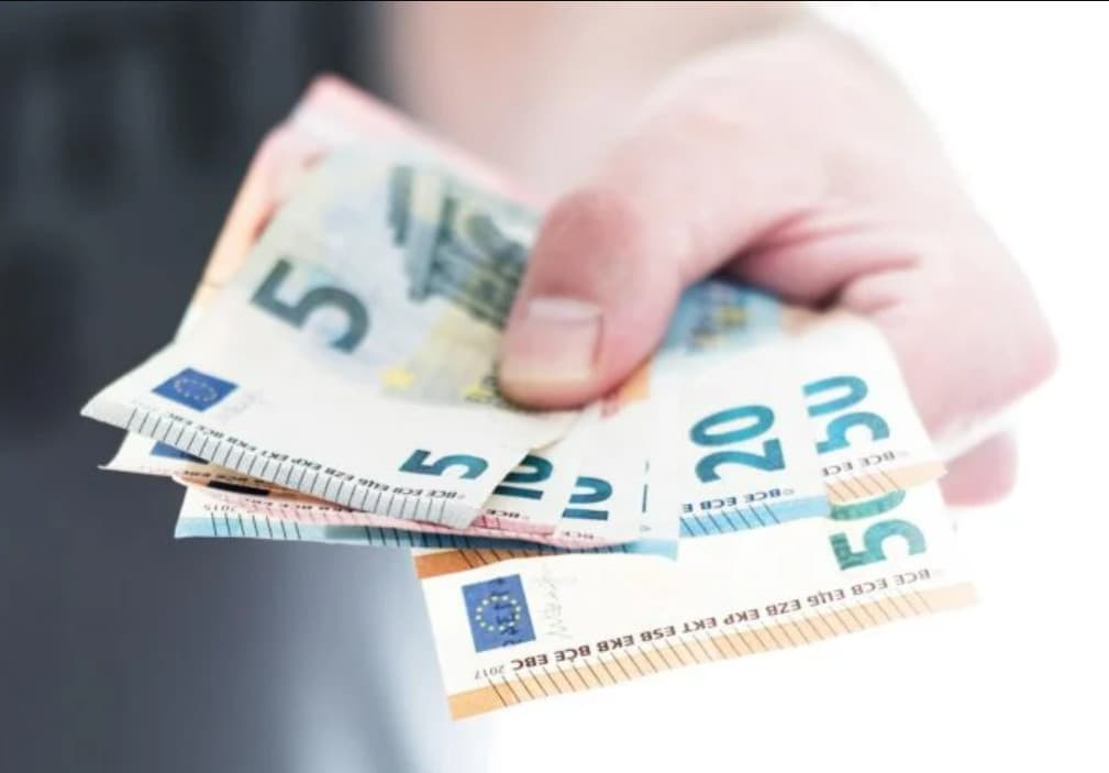 Príspevky na udržanie zamestnanosti úrady práce vyplatia aj za júl