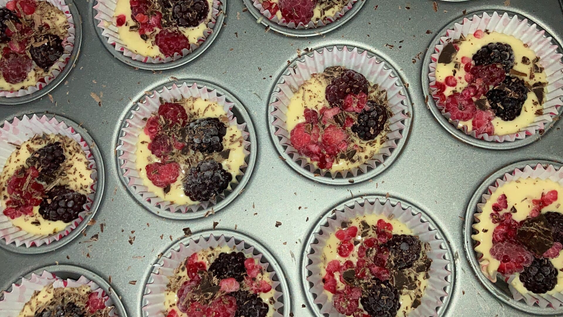 Ovocné muffiny s čokoládou, ktoré zvládnete za pár minút