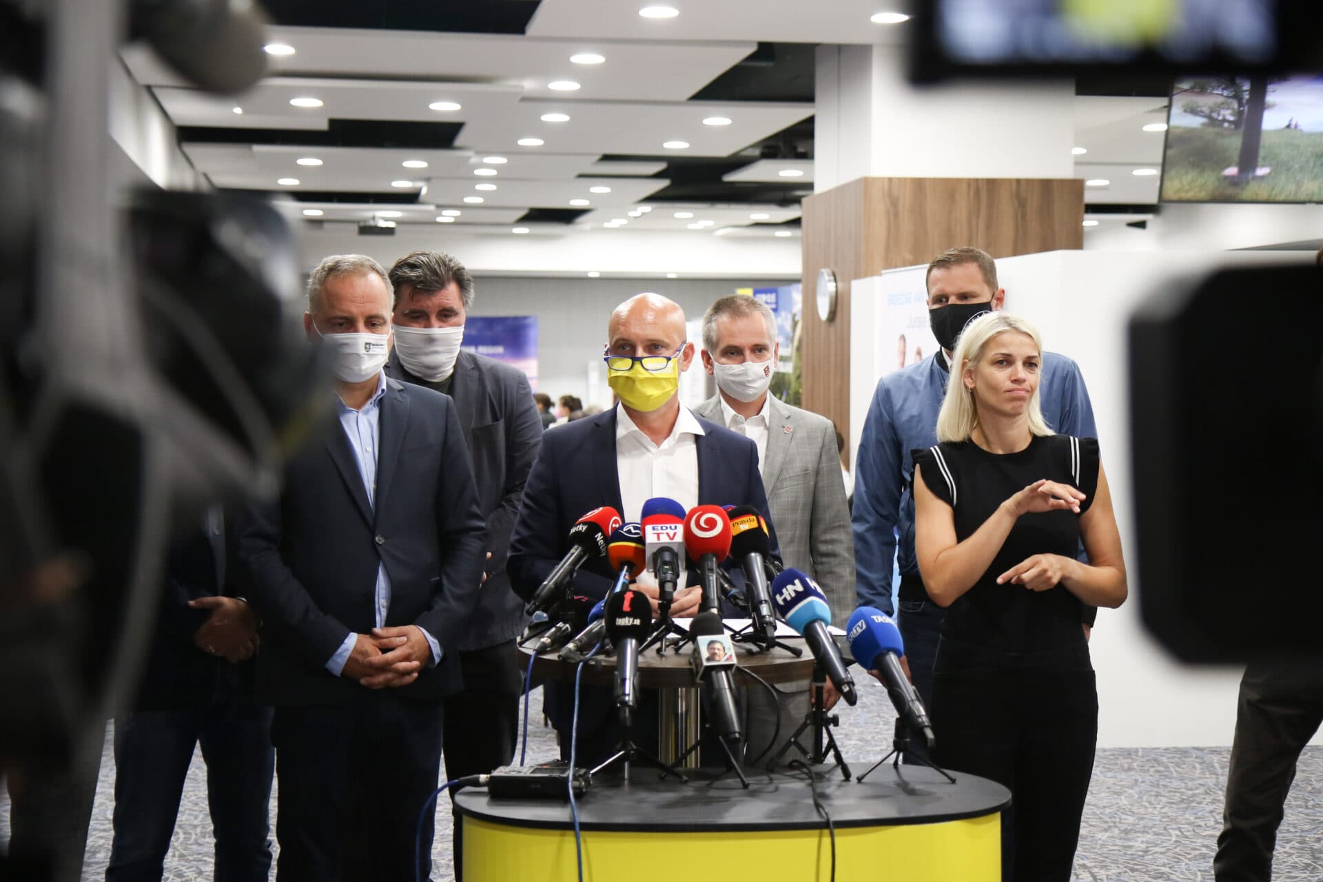 Ministerstvo chce určiť maximálnu sumu ročného školného pre externé štúdium na vysokých školách