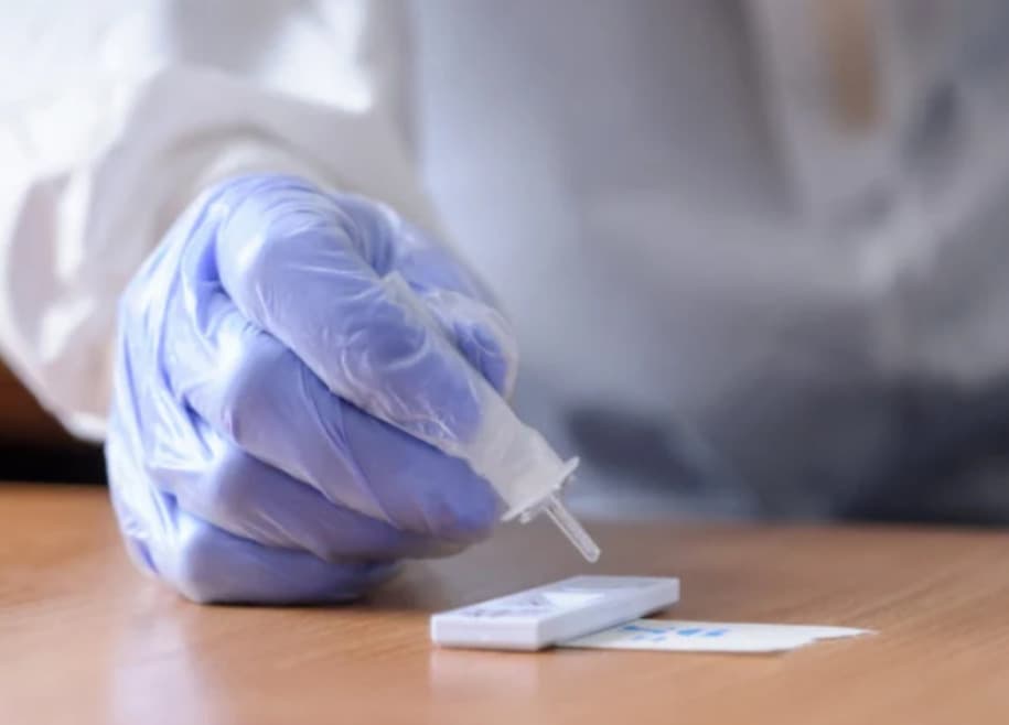 Za piatok pribudlo viac ako 9000 pozitívnych prípadov