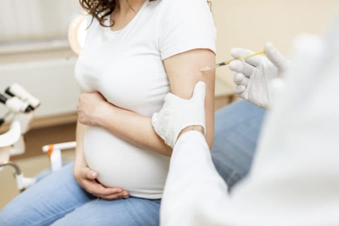 Mamičky už po pôrode nemusia Sociálnej poisťovni predkladať doklad o skončení tehotenstva
