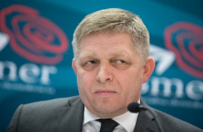 Vládna koalícia je podľa Fica v úplnom rozklade, šéf Smeru ohlásil protesty