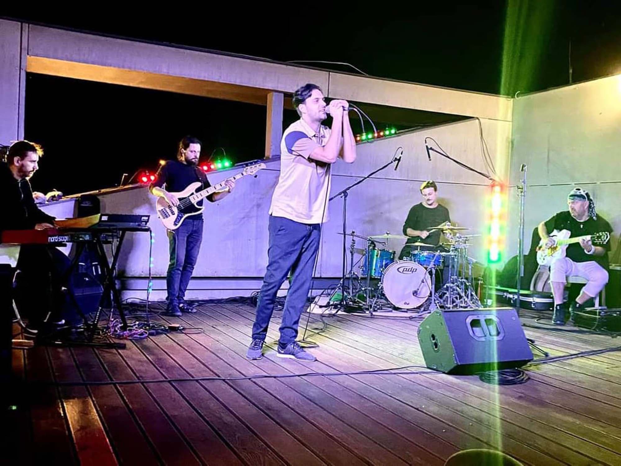 Fotografia k súvisiacemu článku Eklektický Poetic Elektric