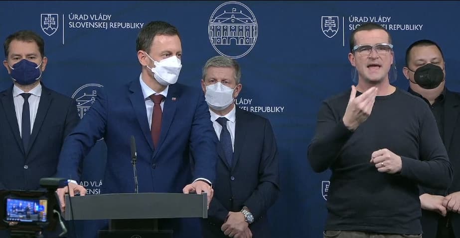 Dvojtýždňový núdzový stav je schválený. Platiť budú TIETO obmedzenia