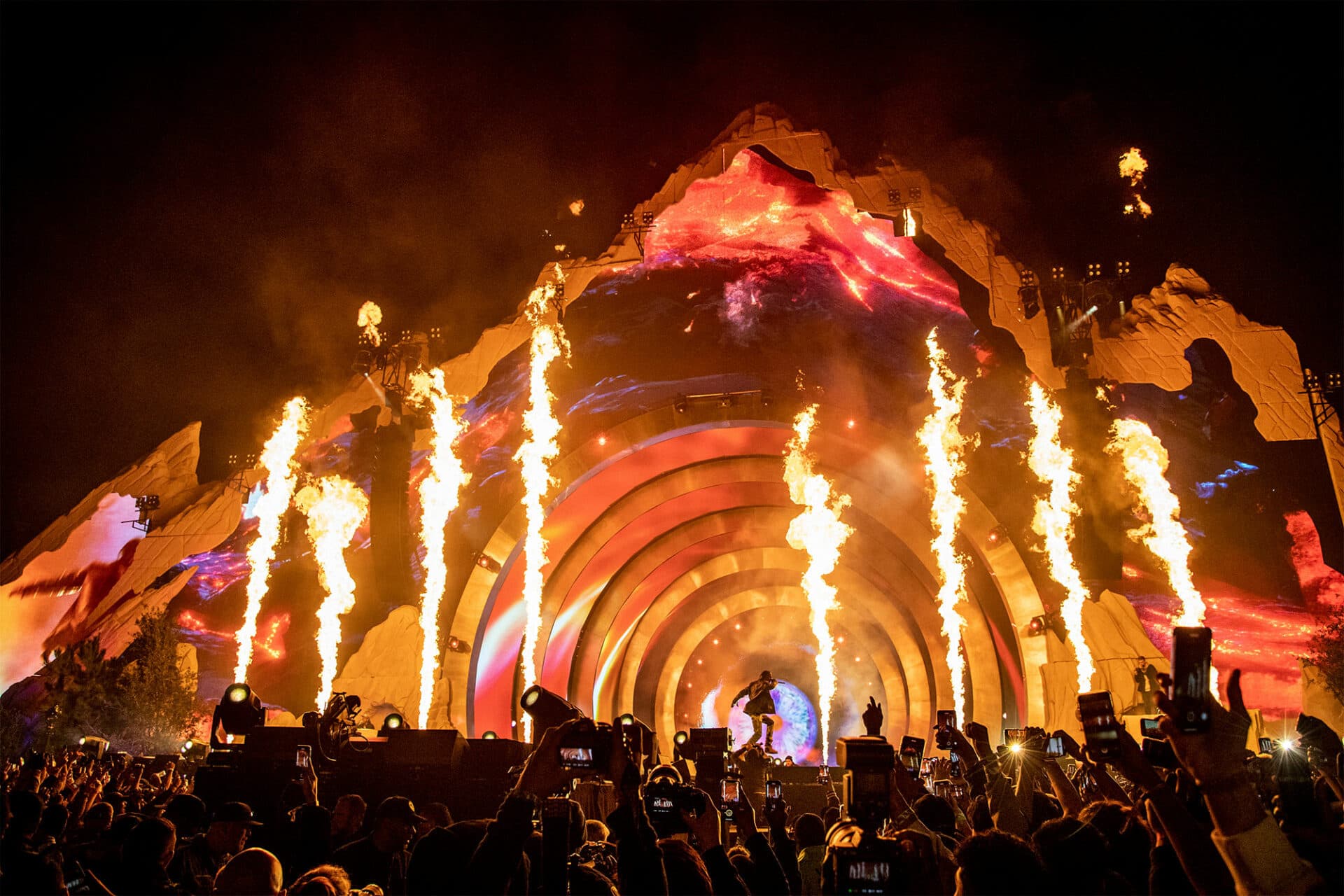 Osem mŕtvych a stovky zranených. Koncert rapovej hviezdy skončil katastrofálne (foto)