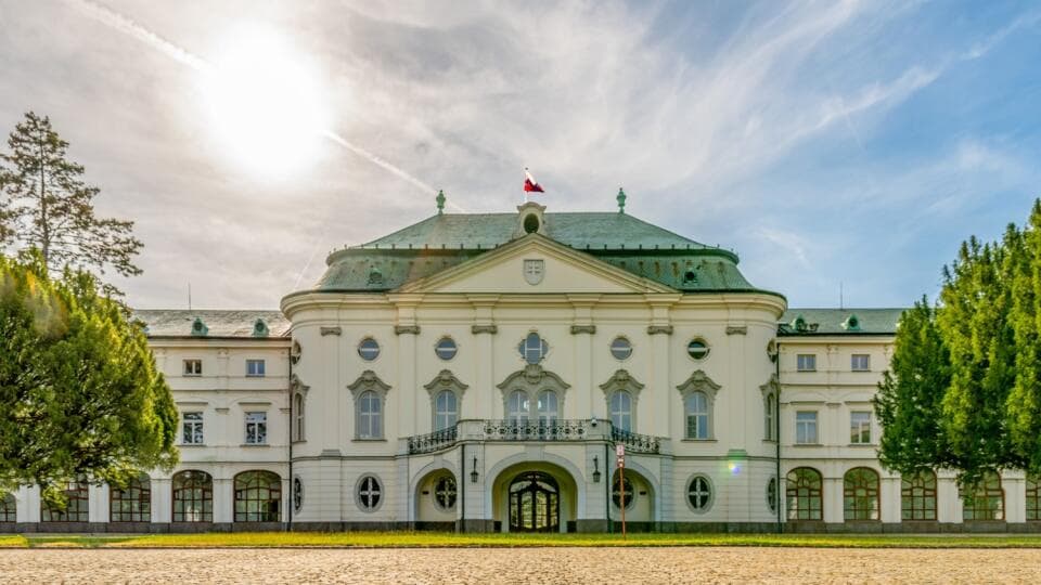 Budova úradu vlády sa rozsvieti nazeleno
