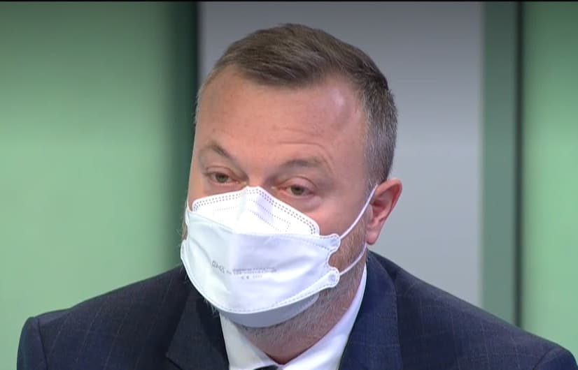 Vláda bude prehodnocovať návštevy počas Vianoc, podľa Krajniaka budú povolené