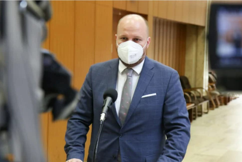 Naď vs Blaha. Minister obrany podal žalobu proti Ľubošovi Blahovi