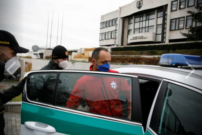 Generálny prokurátor Maroš Žilinka dal preveriť zadržanie dvoch zdravotníkov