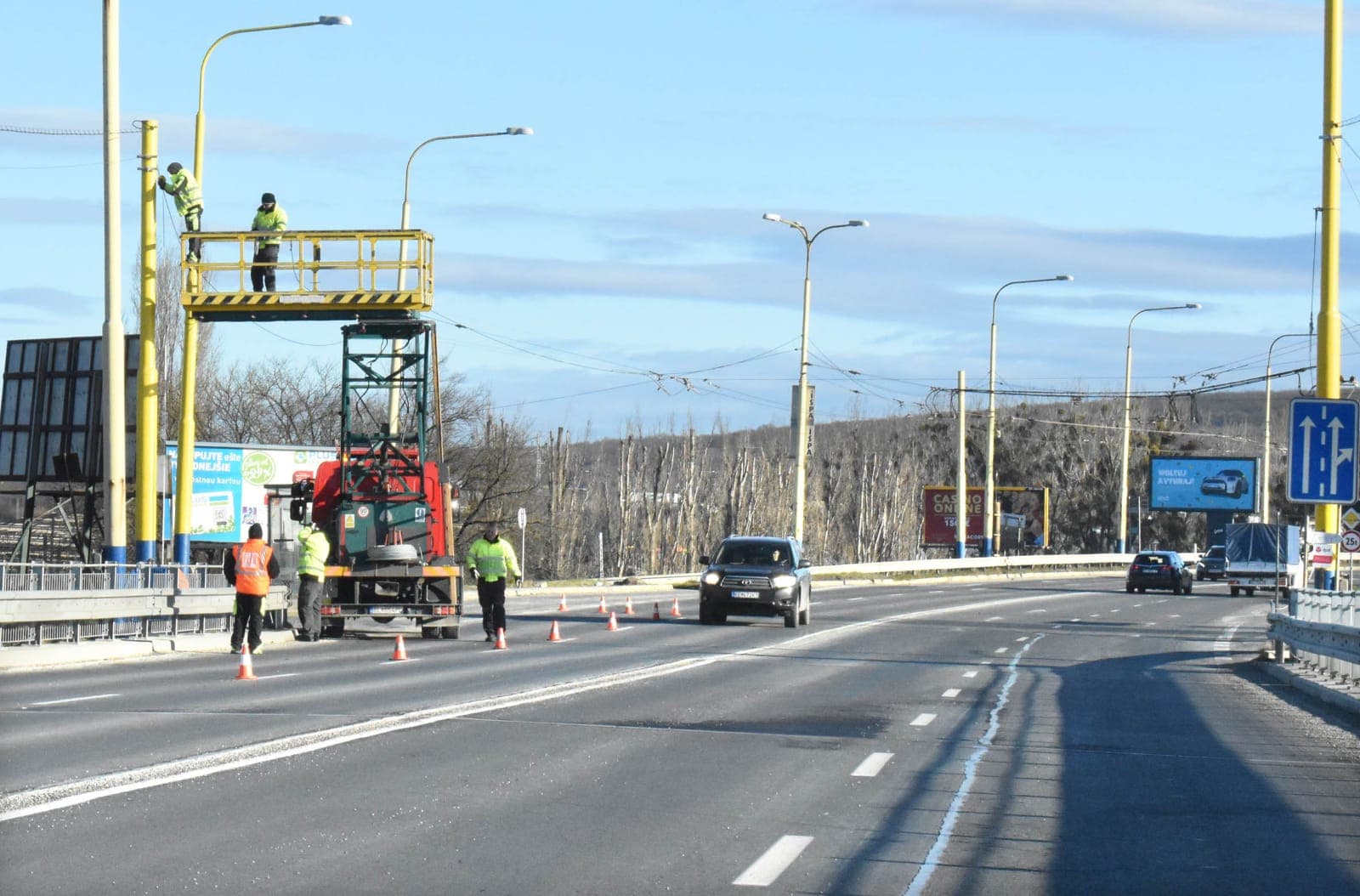 Čo čaká v najbližších dňoch motoristov na moste nad Mlynským náhonom?
