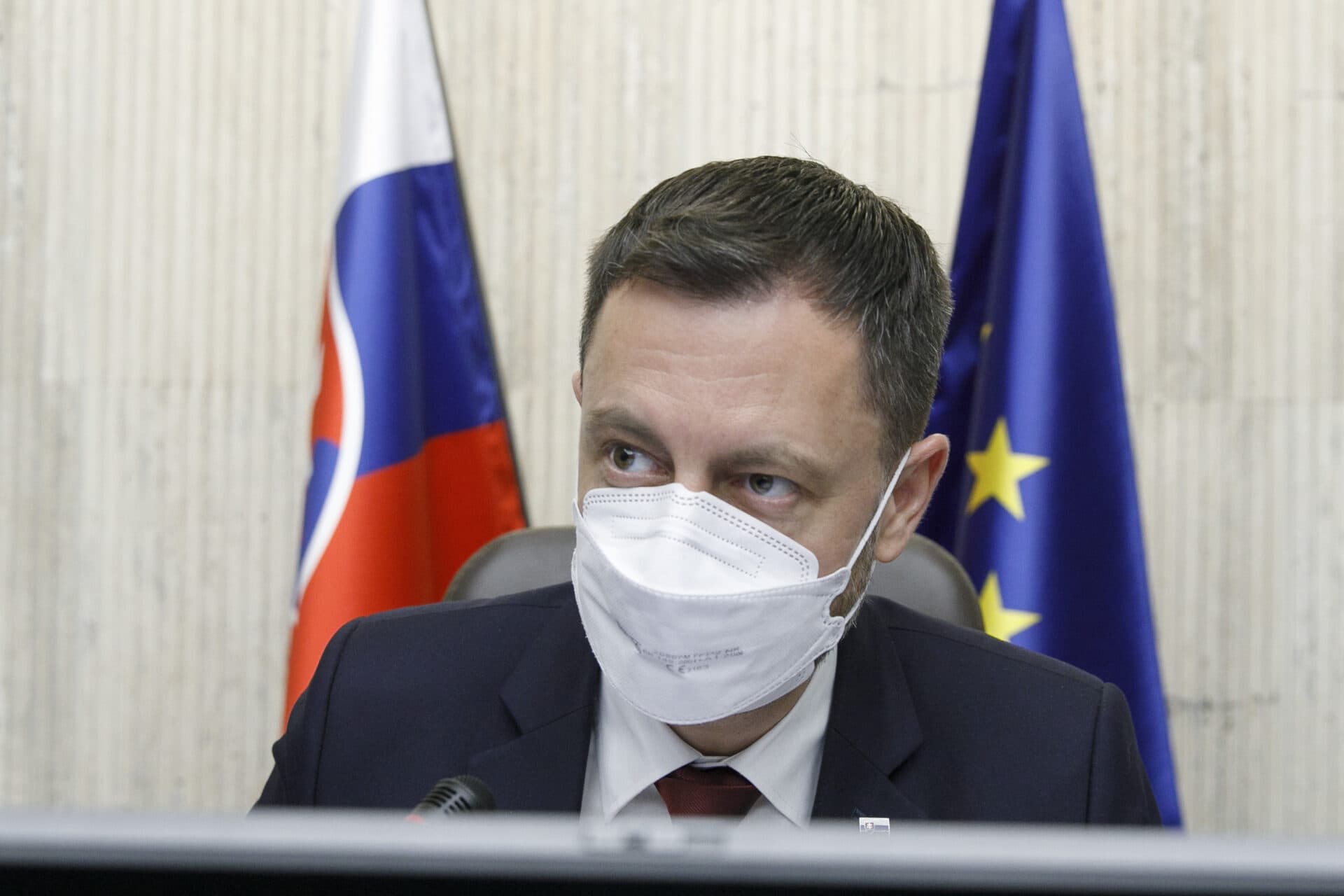 Premiér verí, že parlament schváli obrannú dohodu s USA