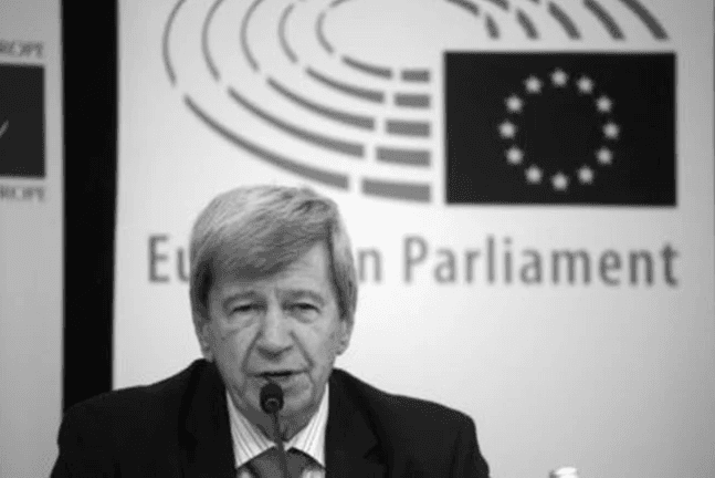 Zomrel bývalý minister zahraničných vecí Eduard Kukan