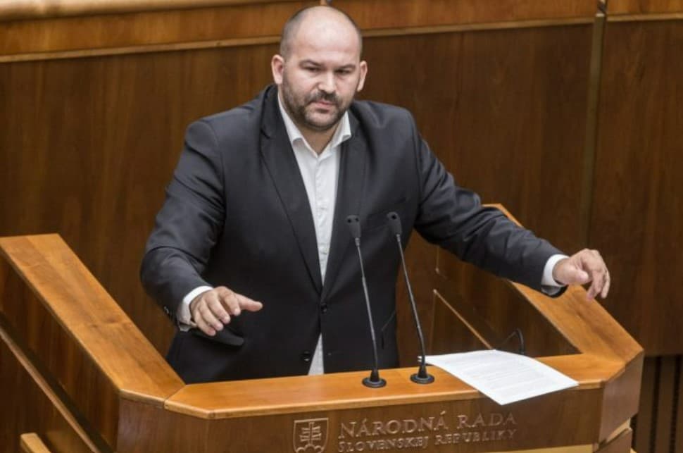 Sme rodina ešte nevie, či zahlasuje za návrh regulácie škodlivého obsahu na internete