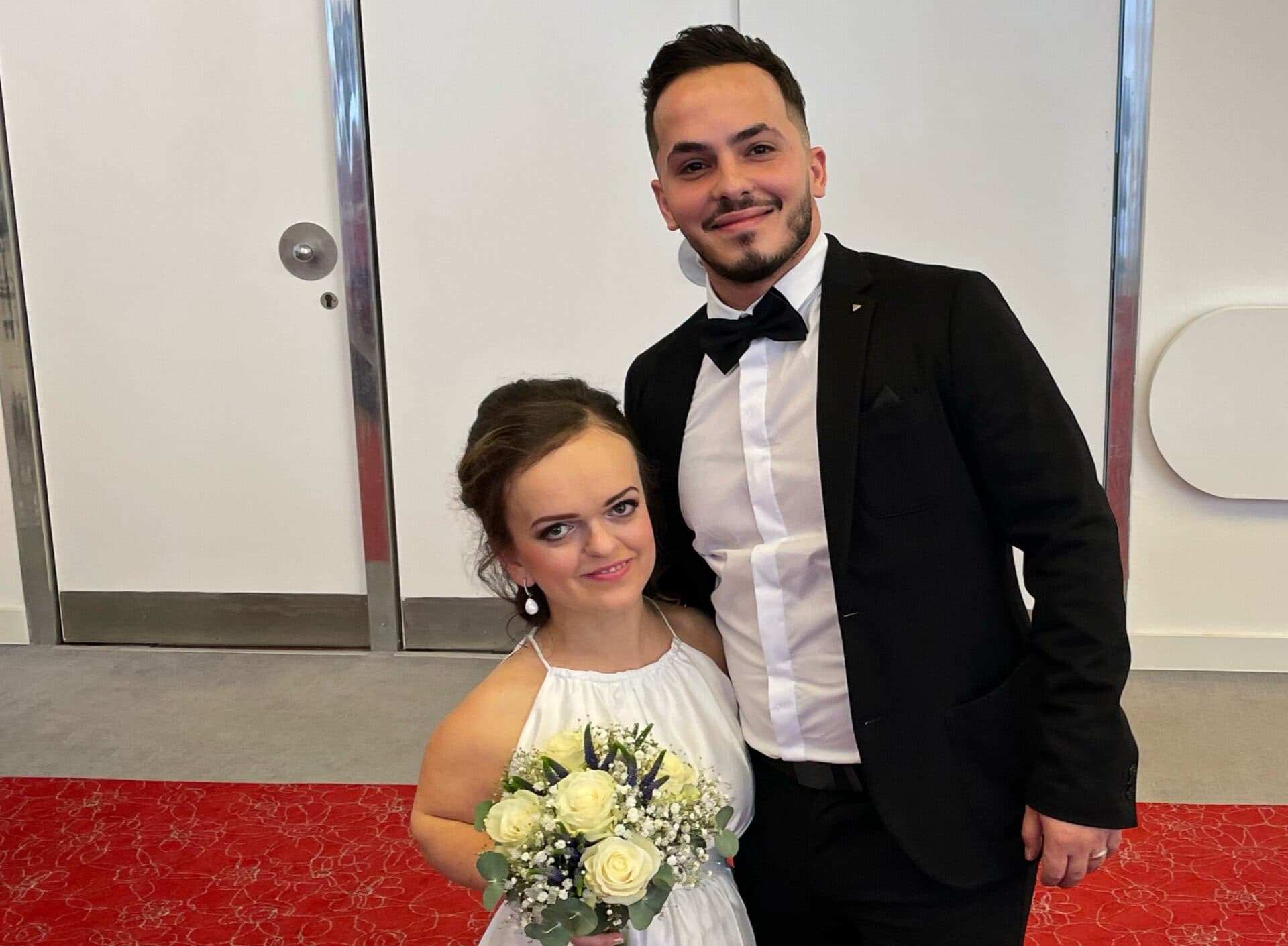 Mamička s achondropláziou, trpasličím vzrastom, porodila v Nemocnici AGEL Košice-Šaca nádherné dievčatko (FOTO)