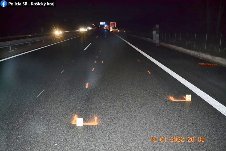 Pri prechode cez rýchlostnú cestu vyhaslo viacero mladých životov. Aké je riešenie? (FOTO)