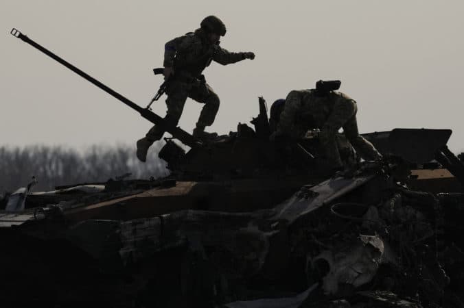 PREHĽAD UDALOSTÍ (18. 5.): Rusi zadržiavajú civilistov z Mariupoľa v bývalej trestaneckej kolónii