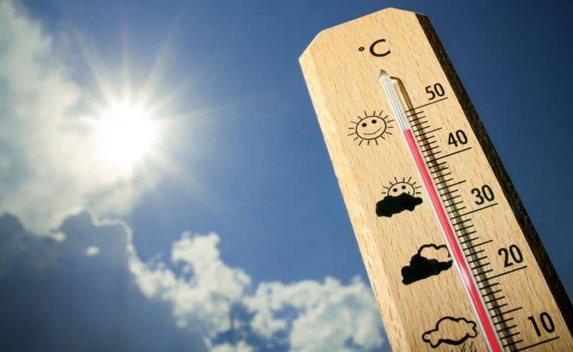 Slovensko čakajú v piatok búrky a cez víkend vysoké teploty