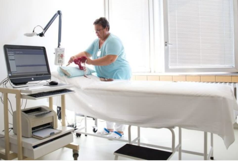 Ambulancie by mali zaviesť nové modely organizácie práce. Jeden lekár a jedna sestra je neudržateľný