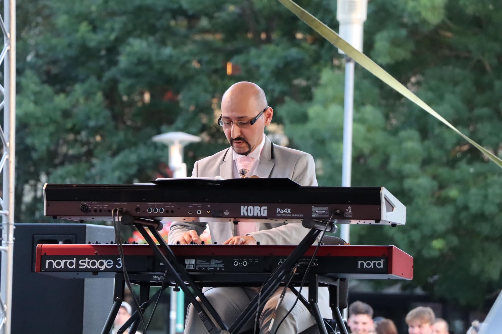 SÚŤAŽ: Vyhraj lístky na koncert fenomenálneho virtuóza Richarda Rikkona