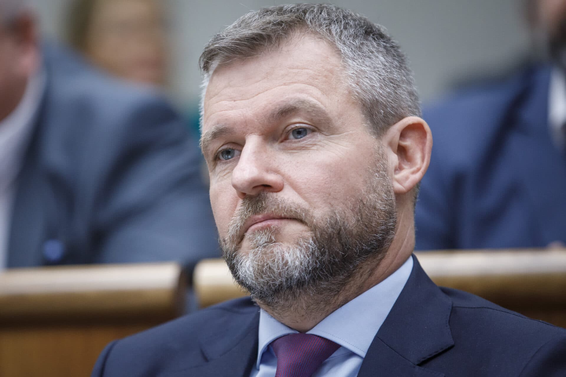 Hegerov záujem dočasne riadiť rezort školstva je dôkazom jeho zlyhania i zlyhania koalície, tvrdí HLAS-SD
