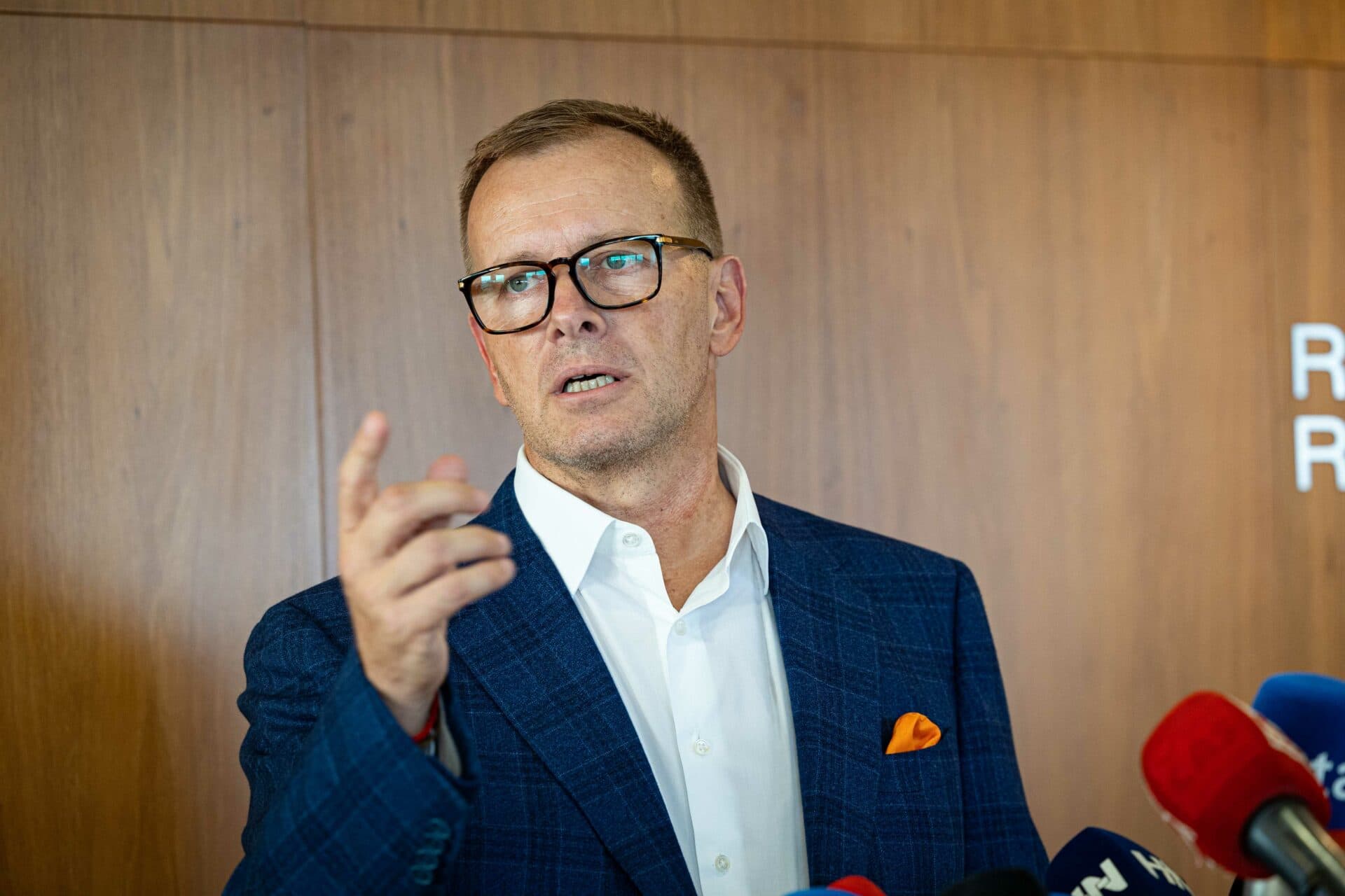 V NR SR nešlo o hackerský útok, jeden poslanec zle prepojil káble