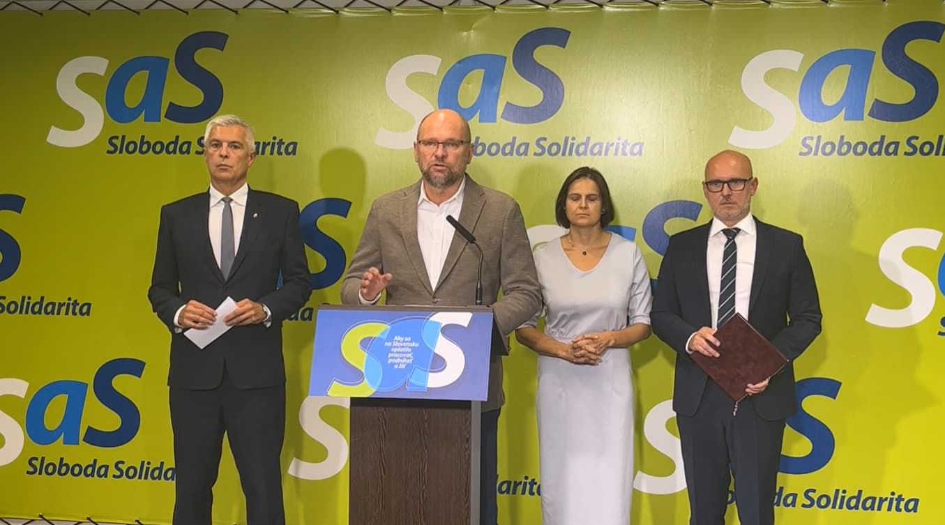 Ostávajúci traja ministri za SaS podali demisiu