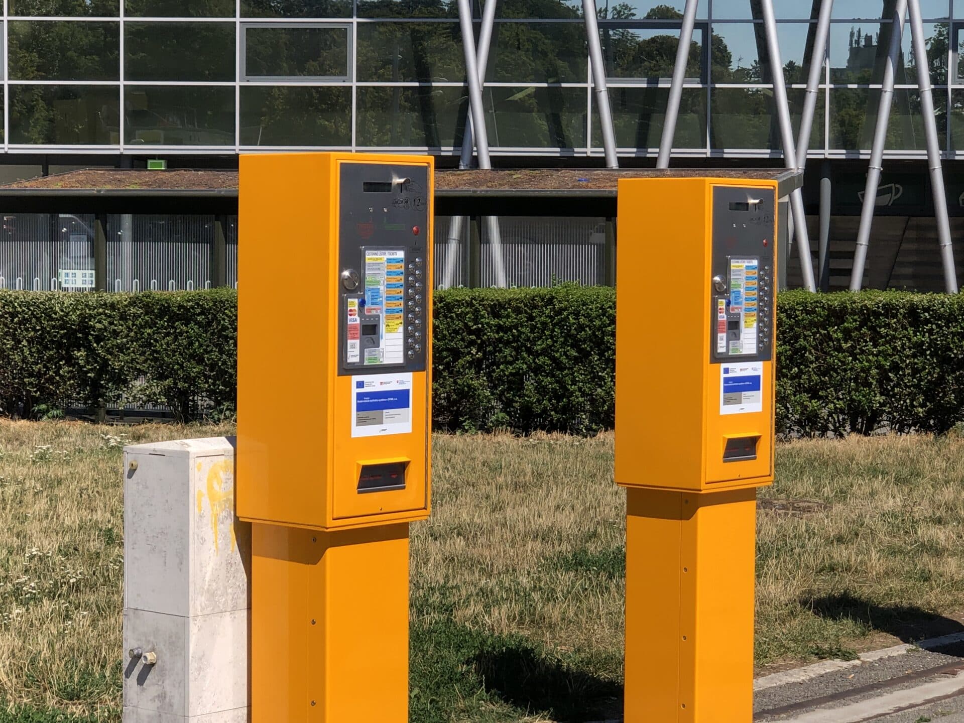 VANDALIZMUS v Košiciach: Poškodených je niekoľko automatov na cestovné lístky