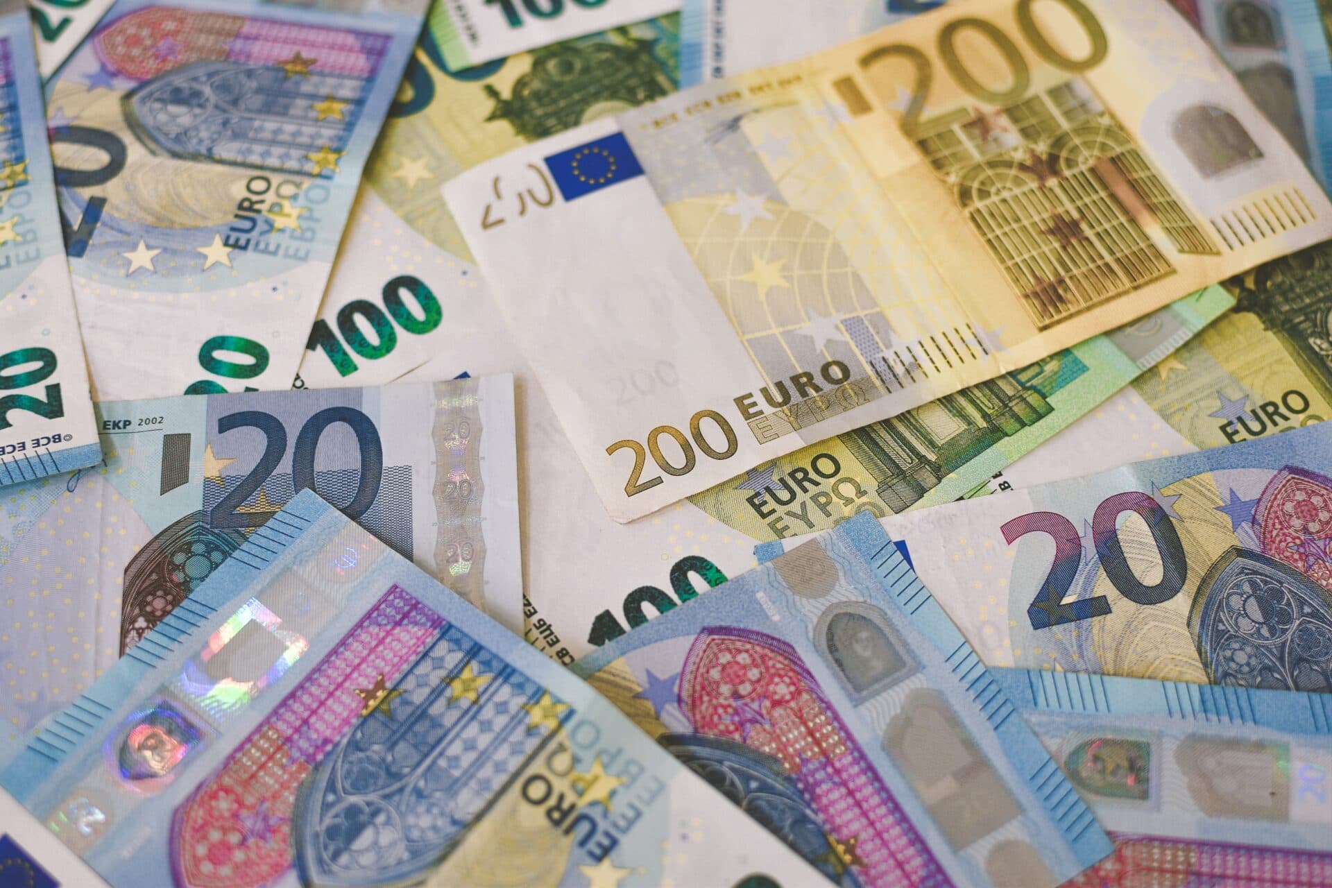 Rezort práce nesúhlasí s návrhom, aby sa mzdové príplatky opätovne naviazali na minimálnu mzdu