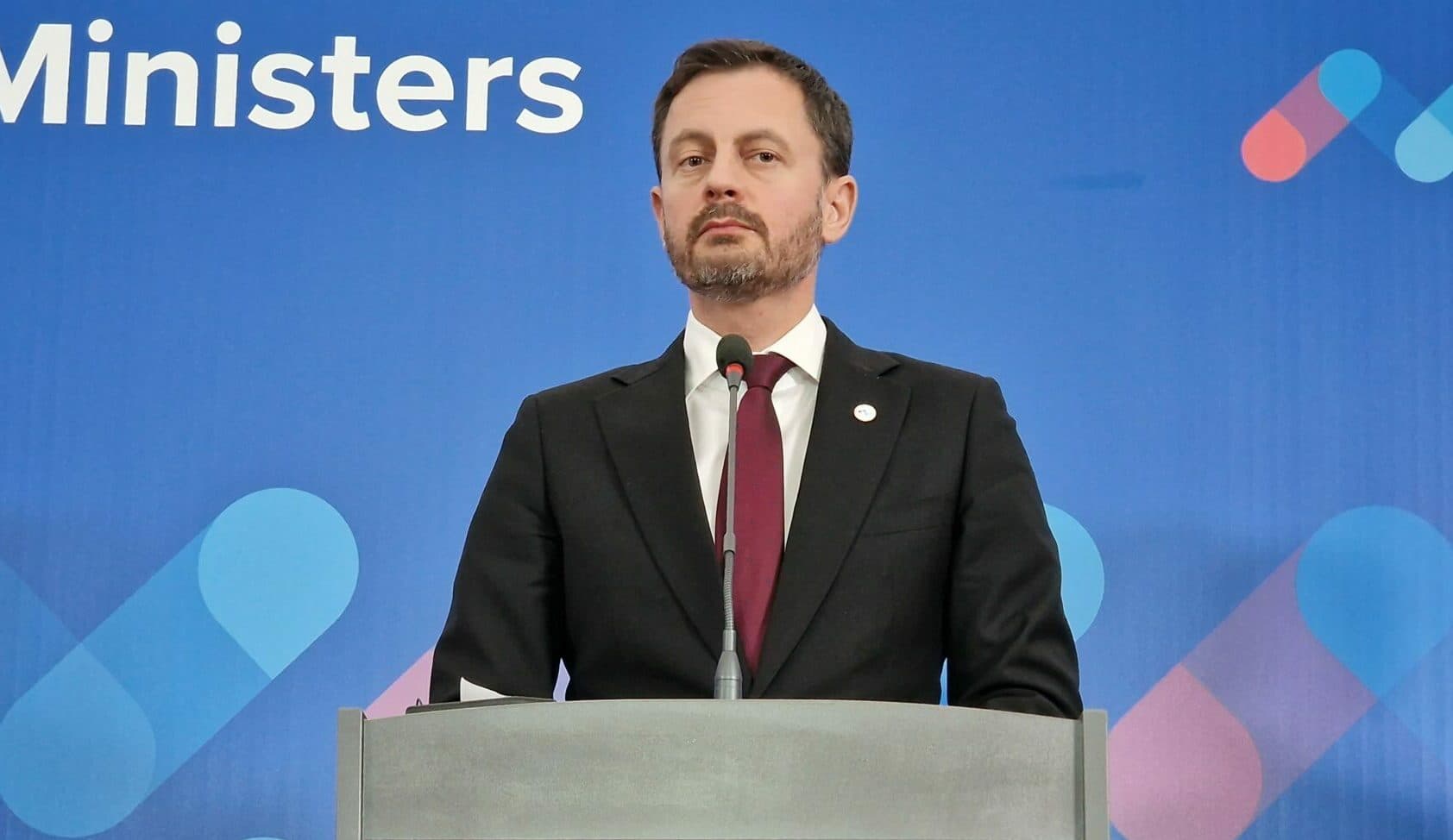 Heger požiadal susedné krajiny o pomoc v zdravotníctve