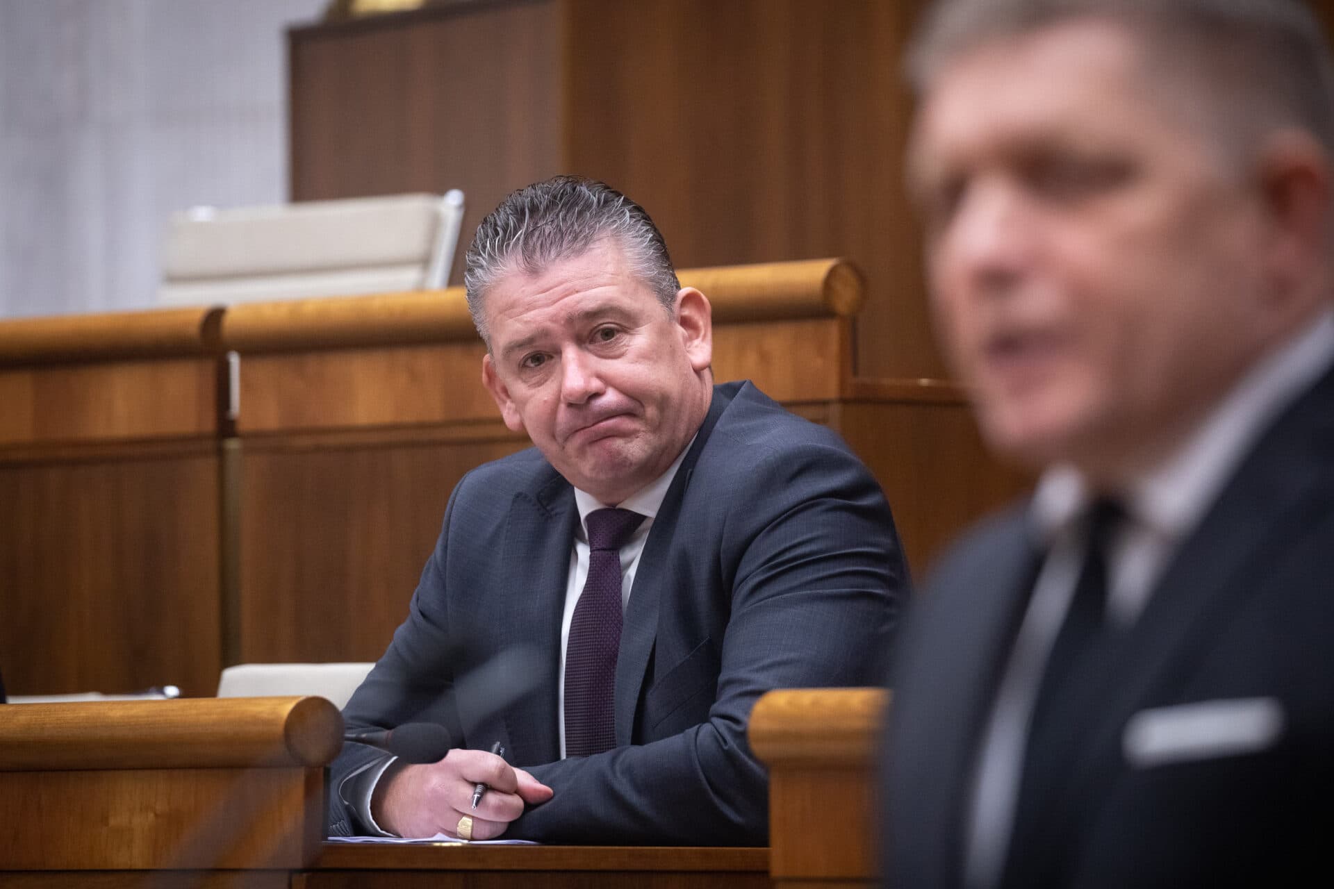 Mikulec spôsobil svojou neschopnosťou bezpečnostné riziko pre SR, povedal Fico