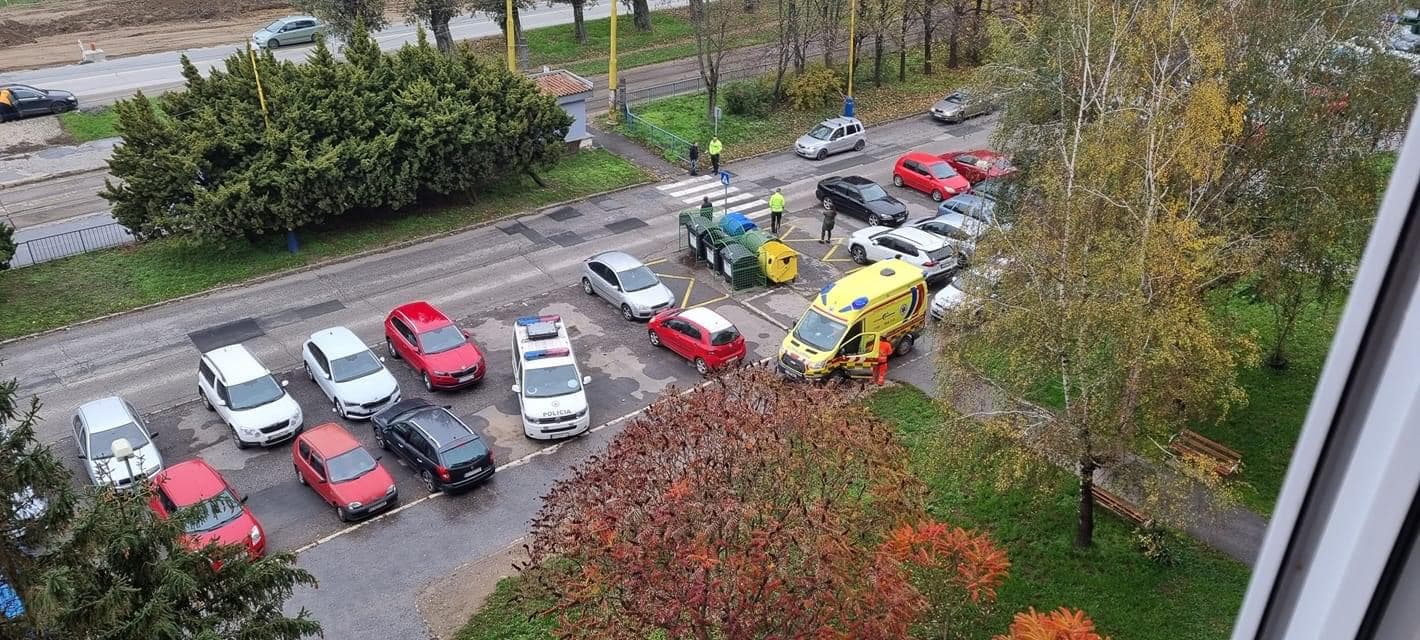 Chodec sa dostatočne nepresvedčil či môže prejsť. Na priechode ho zrazilo auto