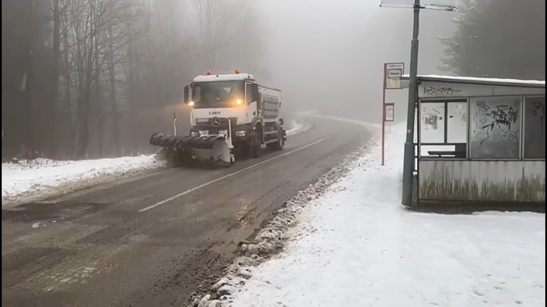 Prekvapí zima cestárov? Mesto Košice hlási, že sú na sneh pripravení