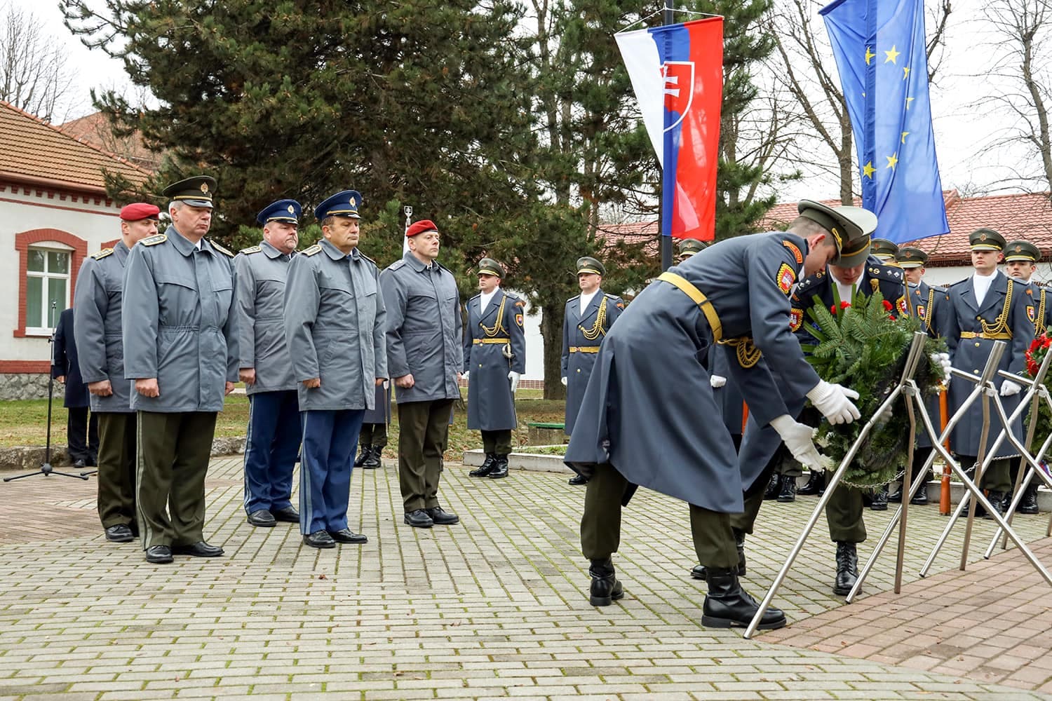 Rezort obrany si uctil pamiatku obetí havárie lietadla AN-24