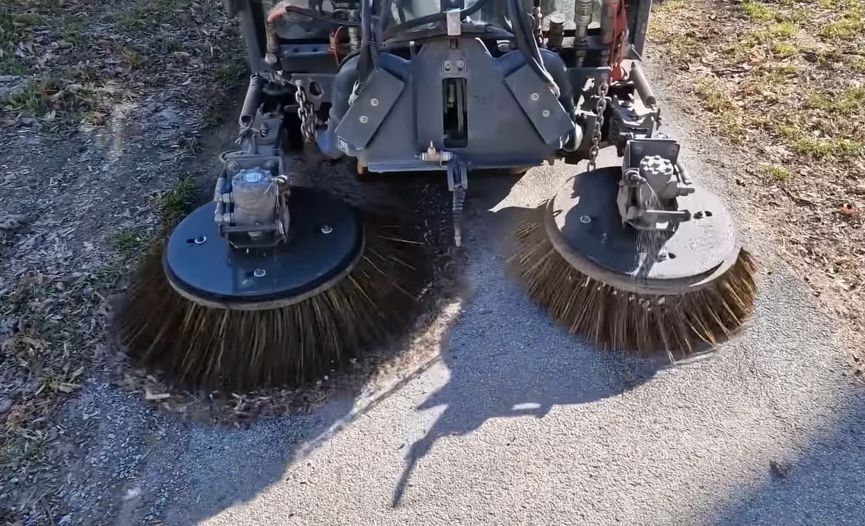 V Košiciach sa už začal zbierať posypový materiál