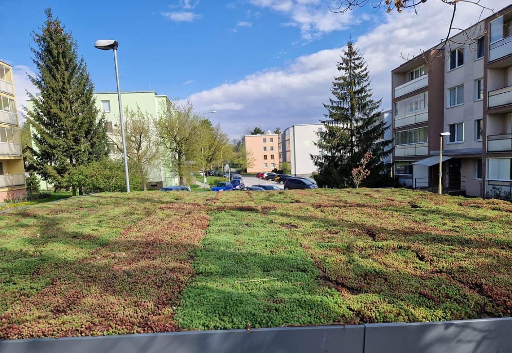 Na Terase pribudli zelené strechy na kontajneroviskách (FOTO)