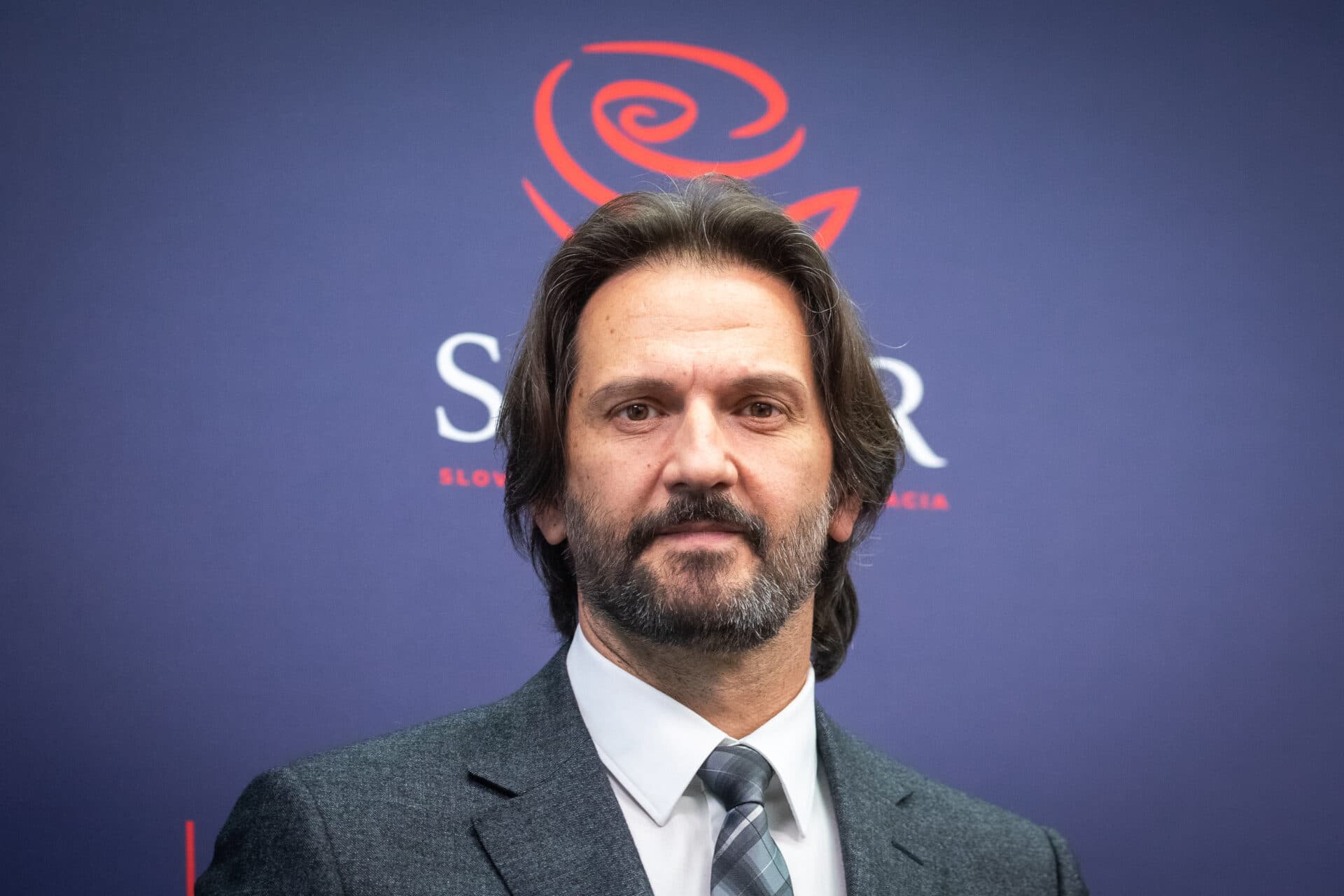 Minister obrany nevylučuje po voľbách spoluprácu s Republikou