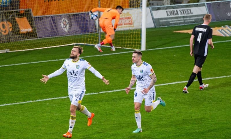 Fotografia k súvisiacemu článku Medved režíroval výhru FC Košice. Z lavičky sledovali duel dve nové posily