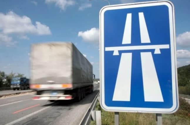 Podvodníci posielajú SMS správy z čísla, z ktorého chodia potvrdenia o zaplatení diaľničnej známky