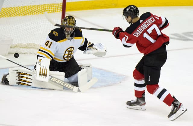 Halák sa po mesačnej odmlke netešil z triumfu Bostonu, Studenič si pripísal prvú asistenciu v NHL