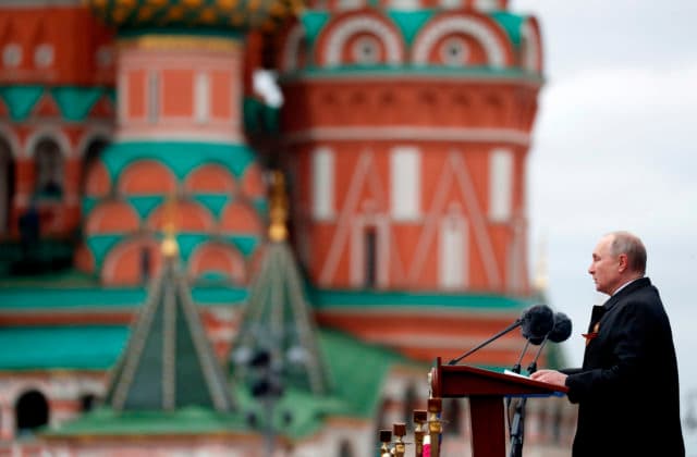 Putin na oslavách Dňa víťazstva varoval, že nacistické idey pretrvávajú (video)