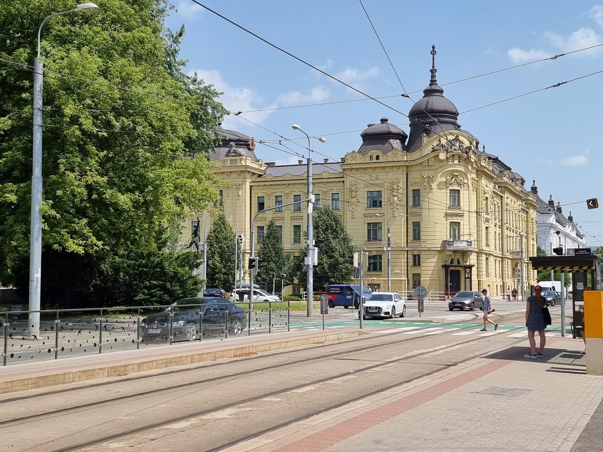 Pre rekonštrukciu bude mesiac uzavretá časť Hviezdoslavovej ulice