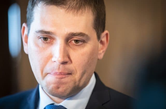 Obvinený šéf Úradu inšpekčnej služby Szabó nepôjde do väzby, prokurátor podal sťažnosť