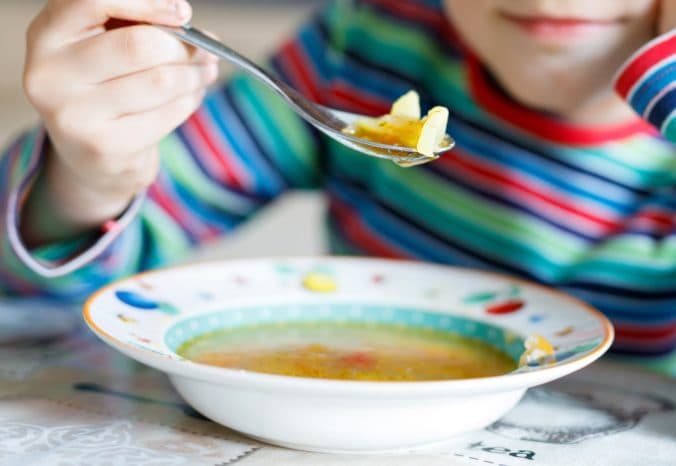 Vláda odsúhlasila nárok na dotované obedy aj pre deti dôchodcov a nezamestnaných