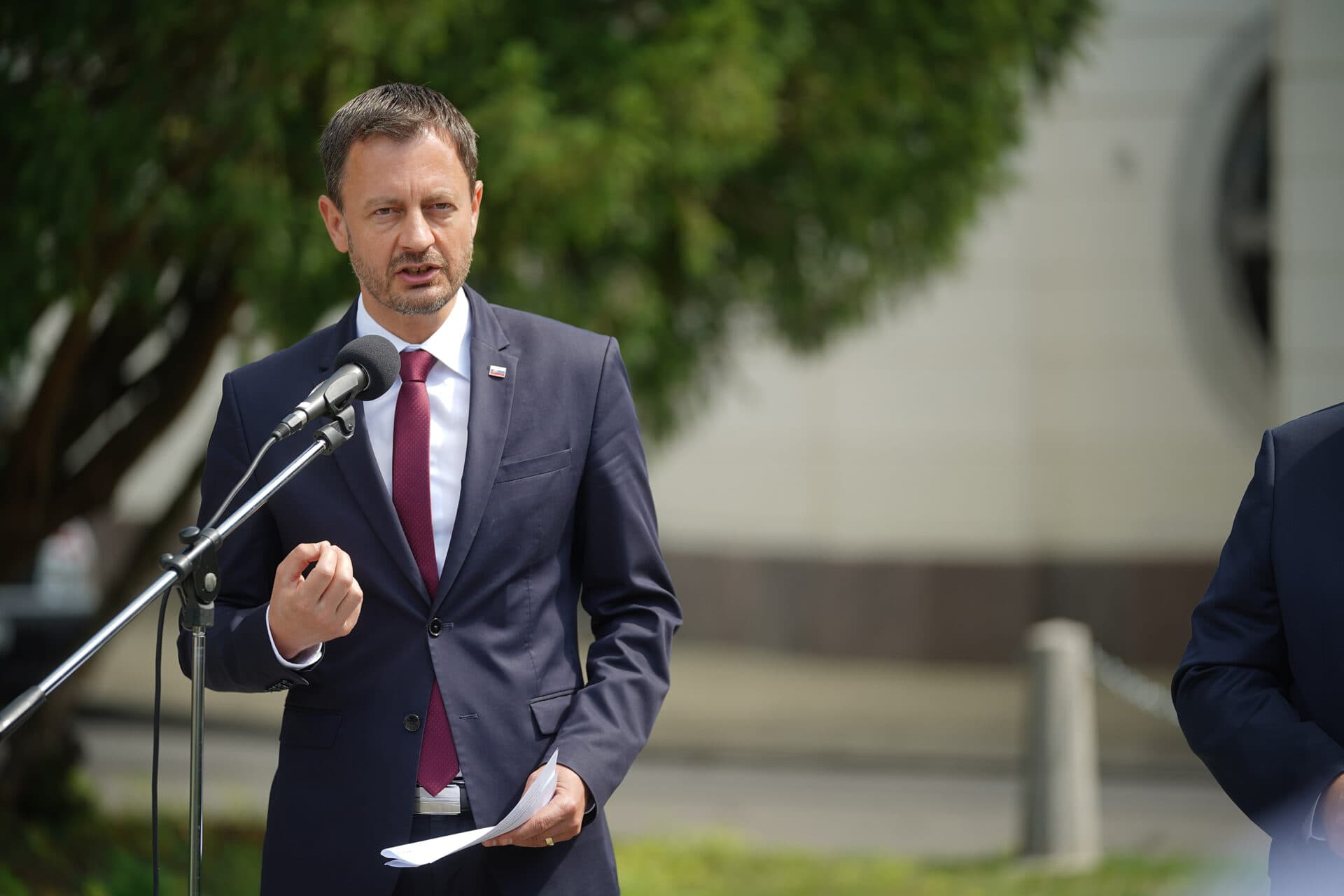 Premiér Heger už rokoval s ministrom hospodárstva o cenách energií, podrobnosti nekonkretizoval