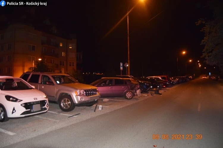 Mladý opitý Košičan „zrámoval“ na parkovisku 6 áut, nafúkal cez 2 promile.