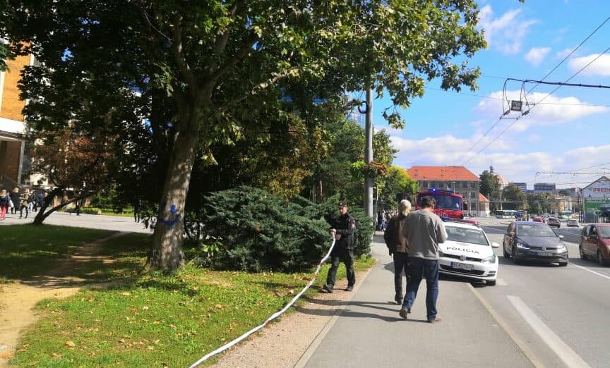 Muž nahlásil bombu a zložil